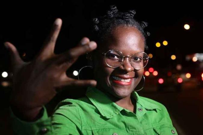 A artista traz o que h� de bom na cidade em suas letras(foto: Luis Nova/Esp. CB/D.A Press)