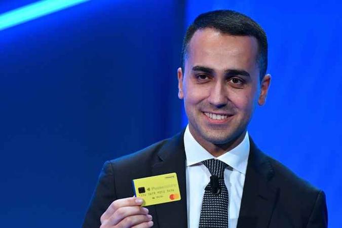 A reunião na terça-feira de Luigi Di Maio, vice-primeiro ministro italiano e chefe do Movimento 5 Estrelas (M5E), com membros dos coletes amarelos, mobilizados por várias semanas contra o presidente Emmanuel Macron, foi a gota d'água para o governo francês(foto: Alberto Pizzoli / AFP) A reunião na terça-feira de Luigi Di Maio, vice-primeiro ministro italiano e chefe do Movimento 5 Estrelas (M5E), com membros dos coletes amarelos, mobilizados por várias semanas contra o presidente Emmanuel Macron, foi a gota d'água para o governo francês(foto: Alberto Pizzoli / AFP)
