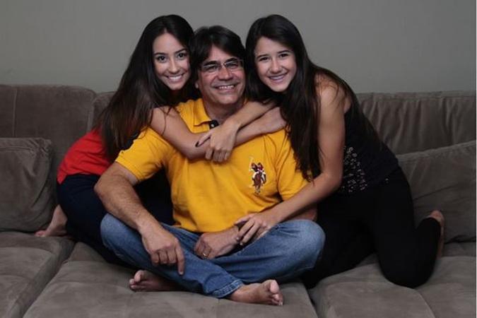 Pai 100% dedicado às filhas Laila e Luiza(foto: Ana Rayssa/Esp. CB/D.A Press ) Pai 100% dedicado às filhas Laila e Luiza(foto: Ana Rayssa/Esp. CB/D.A Press )