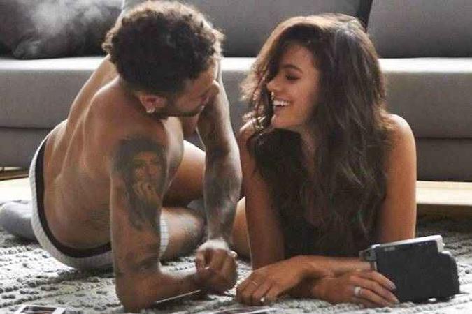 Casal aparece em clima sensual e momentos de troca de carinhos(foto: Instagram/Reprodução) Casal aparece em clima sensual e momentos de troca de carinhos(foto: Instagram/Reprodução)