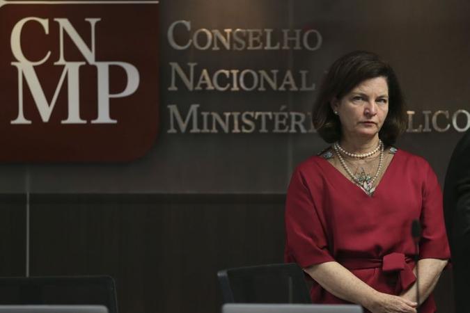 Dodge será substituída interinamente pelo subprocurador Alcides Martins: à espera de Aras(foto: José Cruz/Agência Brasil - 14/11/17) Dodge será substituída interinamente pelo subprocurador Alcides Martins: à espera de Aras(foto: José Cruz/Agência Brasil - 14/11/17)