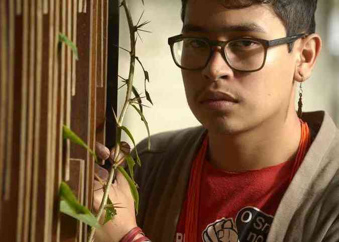 Fetxawewe Tapuya é líder da juventude indígena no DF (foto: Carlos Vieira/CB/D.A Press )