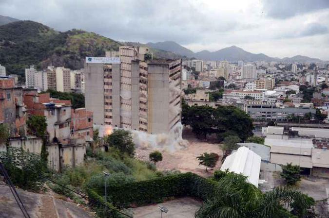 Quinhentas moradias ficarão no terreno onde ficava o ntigo edifício do IBGE, que foi implodido(foto: Divulgação/Prefeitura) Quinhentas moradias ficarão no terreno onde ficava o ntigo edifício do IBGE, que foi implodido(foto: Divulgação/Prefeitura)