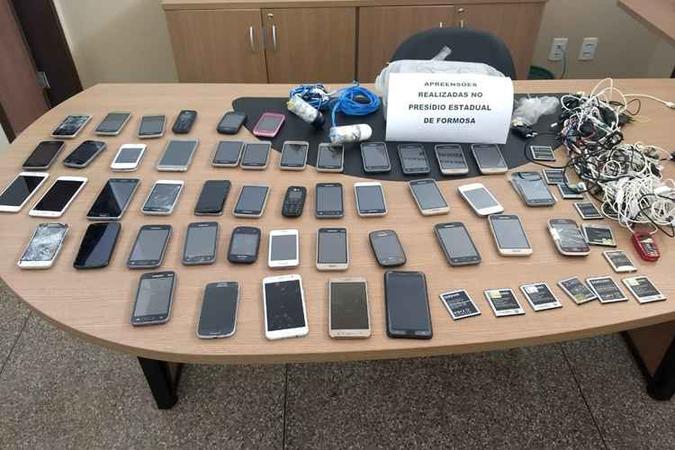 Em apenas nove meses, mais de cem aparelhos foram encontrados com os detentos, afirma MPGO(foto: MPGO/Divulgação) Em apenas nove meses, mais de cem aparelhos foram encontrados com os detentos, afirma MPGO(foto: MPGO/Divulgação)