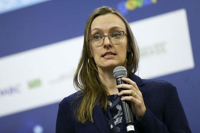 A secretária de Telecomunicações do Ministério de Ciência e Tecnologia, Miriam Wimmer, participa do seminário Inteligência Artificial na Transformação Digital(foto: Marcelo Camargo/Agência Brasil ) A secretária de Telecomunicações do Ministério de Ciência e Tecnologia, Miriam Wimmer, participa do seminário Inteligência Artificial na Transformação Digital(foto: Marcelo Camargo/Agência Brasil )