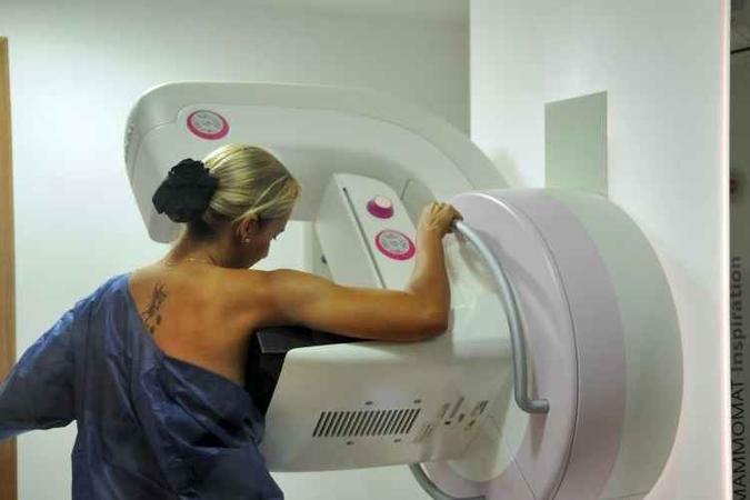 Em 2015, apenas 6% das mulheres da faixa de risco em 50 e 69 anos passaram pelo teste de mamografia(foto: Paulo de Araújo/CB/D.A Press) Em 2015, apenas 6% das mulheres da faixa de risco em 50 e 69 anos passaram pelo teste de mamografia(foto: Paulo de Araújo/CB/D.A Press)