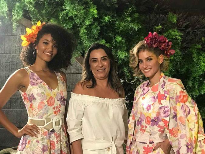 Daniela Naegele, proprietária da Avanzzo, entre as modelos Graziela Araujo e Manuela Martins. A beleza foi assinada por André Amaral, do salão BLZ(foto: Revista do Correio) Daniela Naegele, proprietária da Avanzzo, entre as modelos Graziela Araujo e Manuela Martins. A beleza foi assinada por André Amaral, do salão BLZ(foto: Revista do Correio)