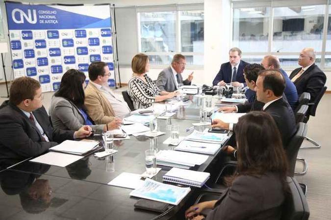 O presidente do CNJ, ministro Dias Toffoli, em reunião do grupo de trabalho: até 15 de janeiro deve ser definida a forma de atuação do juiz das garantias(foto: Romulo Serpa/Agencia CNJ) O presidente do CNJ, ministro Dias Toffoli, em reunião do grupo de trabalho: até 15 de janeiro deve ser definida a forma de atuação do juiz das garantias(foto: Romulo Serpa/Agencia CNJ)