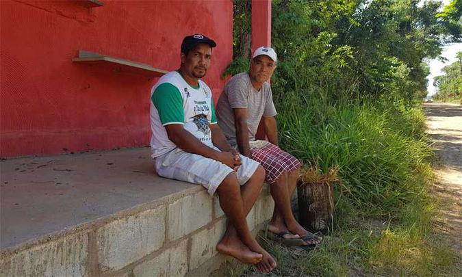 Elismar e Adão trabalhavam em dragas na parte do Rio Paraopeba mais atingida pelo rompimento da barragem da mineradora Vale(foto: Renan Damasceno/EM/D.A Press) Elismar e Adão trabalhavam em dragas na parte do Rio Paraopeba mais atingida pelo rompimento da barragem da mineradora Vale(foto: Renan Damasceno/EM/D.A Press)