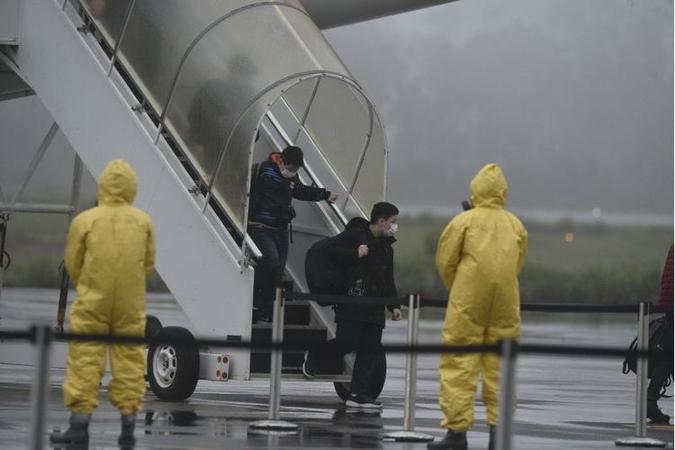 O grupo que está na Base de Anápolis será submetido a mais dois testes por segurança. Não há chance de os repatriados serem liberados antes(foto: Minervino Junior/CB/D.A Press) O grupo que está na Base de Anápolis será submetido a mais dois testes por segurança. Não há chance de os repatriados serem liberados antes(foto: Minervino Junior/CB/D.A Press)