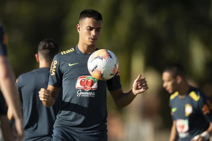 O atacante brasiliense Reinier durante treino do Brasil: time oscilou na primeira partida(foto: Lucas Figueiredo/CBF) O atacante brasiliense Reinier durante treino do Brasil: time oscilou na primeira partida(foto: Lucas Figueiredo/CBF)