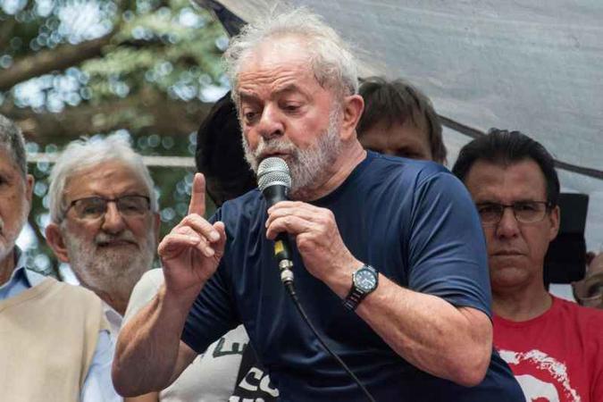 Lula está preso na Superintendência da PF em Curitiba desde abril(foto: Nelson Almeida / AFP) Lula está preso na Superintendência da PF em Curitiba desde abril(foto: Nelson Almeida / AFP)