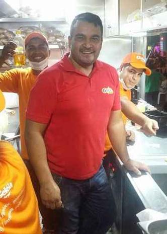 Jerry Omar Correia tinha 45 anos: morto pelas costas em food truck(foto: Arquivo Pessoal) Jerry Omar Correia tinha 45 anos: morto pelas costas em food truck(foto: Arquivo Pessoal)
