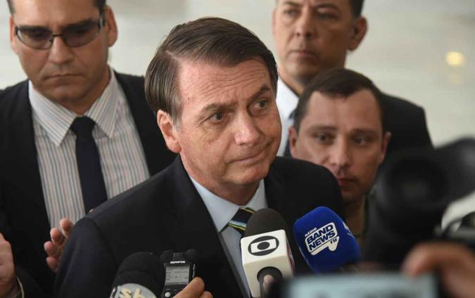 Bolsonaro fala com imprensa sobre prisão de suspeitos de matar Marielle Franco, no Palácio do Planalto(foto: Ed Alves/CB/D.A Press) Bolsonaro fala com imprensa sobre prisão de suspeitos de matar Marielle Franco, no Palácio do Planalto(foto: Ed Alves/CB/D.A Press)
