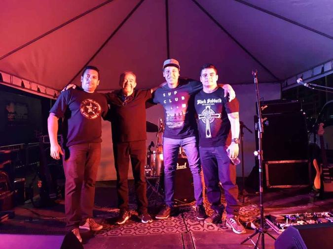 O grupo homenageia os astros do rock brasiliense(foto: Divulgação) O grupo homenageia os astros do rock brasiliense(foto: Divulgação)