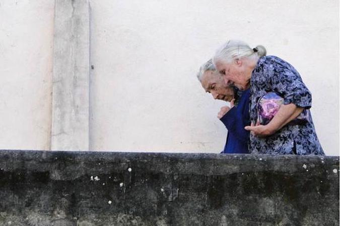 Casal de idosos: apenas um terço dos países oferecem condições de vida adequada aos mais velhos(foto: Adam Jones/Divulgação) Casal de idosos: apenas um terço dos países oferecem condições de vida adequada aos mais velhos(foto: Adam Jones/Divulgação)