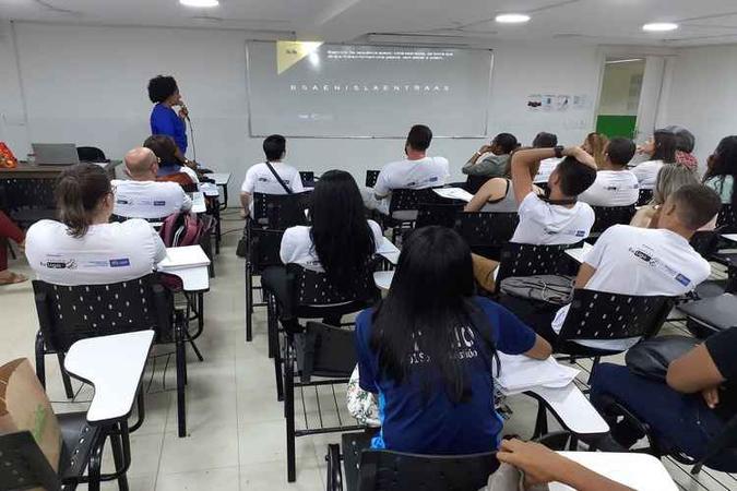 A organização vai fornecer apostilas, caderno e caneta para os alunos(foto: Divulgação) A organização vai fornecer apostilas, caderno e caneta para os alunos(foto: Divulgação)