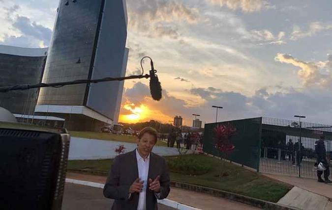 Haddad grava imagens para serem divulgadas durante a campanha: PT de olho em eventual transferência de votos(foto: Leonardo Cavalcanti/CB/D.A.Press) Haddad grava imagens para serem divulgadas durante a campanha: PT de olho em eventual transferência de votos(foto: Leonardo Cavalcanti/CB/D.A.Press)