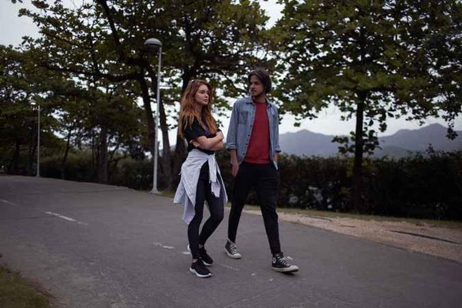 Marina e Rubel interpretam ex-namorados que se encontram casualmente no clipe de Partilhar(foto: João Kopv/divulgação) Marina e Rubel interpretam ex-namorados que se encontram casualmente no clipe de Partilhar(foto: João Kopv/divulgação)