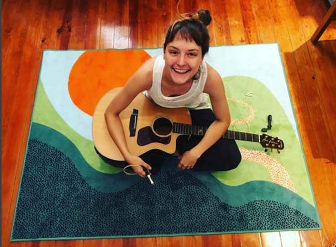 A cantora Mallu Magalhães lançou nesta quinta, o clipe Vai e vem(foto: Reprodução/Instagram) A cantora Mallu Magalhães lançou nesta quinta, o clipe Vai e vem(foto: Reprodução/Instagram)