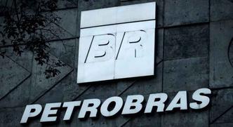 Quatro ex-gerentes da Petrobras são o alvo do novo passo da Lava-Jato(foto: Yasuyoshi Chiba/AFP) Quatro ex-gerentes da Petrobras são o alvo do novo passo da Lava-Jato(foto: Yasuyoshi Chiba/AFP)