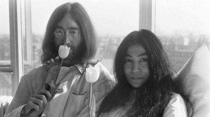 John Lennon e Yoko Ono em 1969(foto: Wikimedia Commons/Reprodução) John Lennon e Yoko Ono em 1969(foto: Wikimedia Commons/Reprodução)