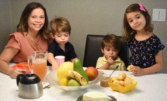 Sáskia Lima passou até a dar dicas de alimentação saudável para outras mães depois do nascimento de Sarah, Miguel e Henrique(foto: Ed Alves/CB/D.A Press) Sáskia Lima passou até a dar dicas de alimentação saudável para outras mães depois do nascimento de Sarah, Miguel e Henrique(foto: Ed Alves/CB/D.A Press)