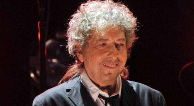 Nobel de Literatura homenageia tradição do cantor Bob Dylan: reconhecimento(foto: Kevin Winter/AFP) Nobel de Literatura homenageia tradição do cantor Bob Dylan: reconhecimento(foto: Kevin Winter/AFP)