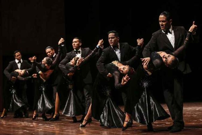 A embaixada argentina promove as noites de tango anualmente(foto: JOAQUIN SARMIENTO/AFP) A embaixada argentina promove as noites de tango anualmente(foto: JOAQUIN SARMIENTO/AFP)