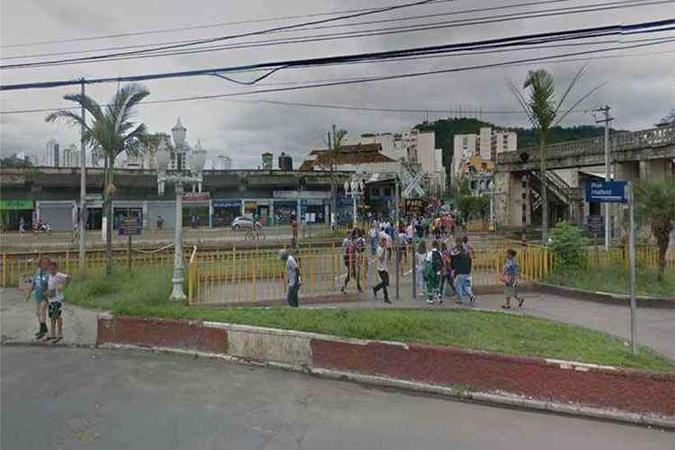 Passagem de nível no centro de Juiz de Fora, onde o acidente ocorreu(foto: Reprodução da internet/Google Maps) Passagem de nível no centro de Juiz de Fora, onde o acidente ocorreu(foto: Reprodução da internet/Google Maps)