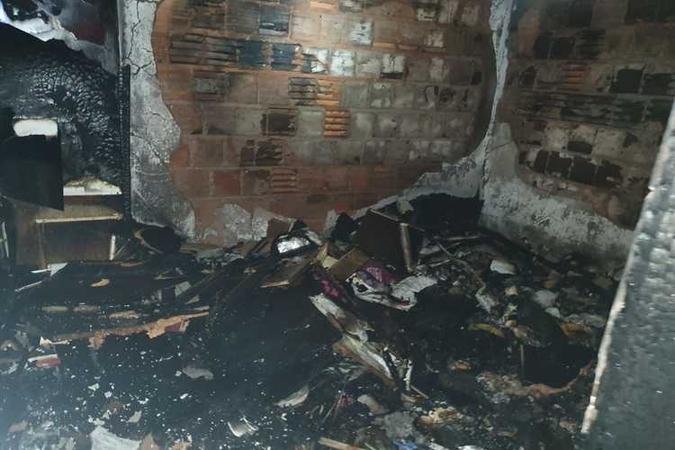 Corpo de Bombeiros combateu incêndio, no fim da tarde desta sexta-feira (27), em uma casa, na quadra 510 do Recanto das Emas(foto: Divulgação/CBMDF) Corpo de Bombeiros combateu incêndio, no fim da tarde desta sexta-feira (27), em uma casa, na quadra 510 do Recanto das Emas(foto: Divulgação/CBMDF)