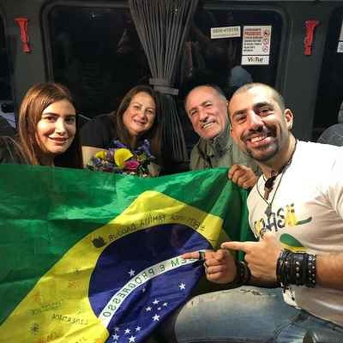 Kaysar reencontrou a família: eles estavam separados há sete anos(foto: Reprodução/Internet) Kaysar reencontrou a família: eles estavam separados há sete anos(foto: Reprodução/Internet)