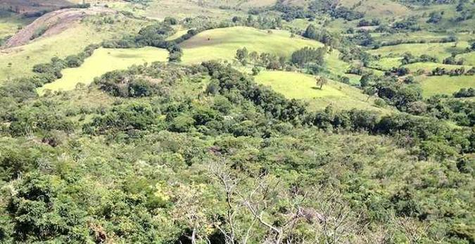 Serra de Santo Antônio, que guarda riqueza em pinturas datadas de 3.500 anos, feitas por povos primitivos(foto: UFOP/Divulgação) Serra de Santo Antônio, que guarda riqueza em pinturas datadas de 3.500 anos, feitas por povos primitivos(foto: UFOP/Divulgação)