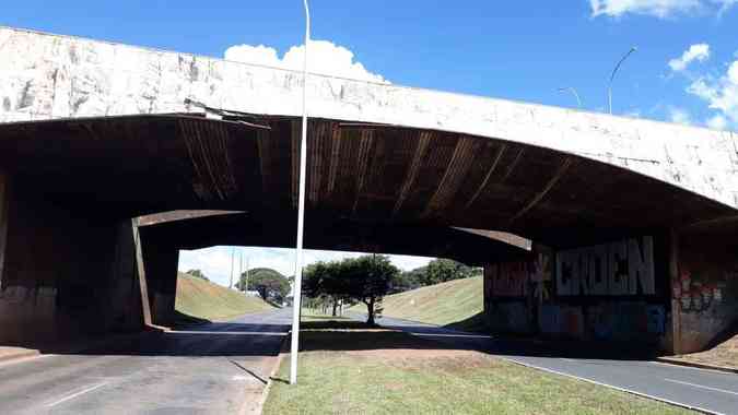 Viaduto do Setor Policial Sul que teve concreto cedido(foto: Divulgação/CBMDF)