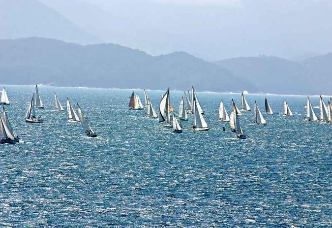 Conhecida como capital nacional da vela, Ilhabela fica no litoral norte de São Paulo(foto: Tata de Fiori/Flirck) Conhecida como capital nacional da vela, Ilhabela fica no litoral norte de São Paulo(foto: Tata de Fiori/Flirck)