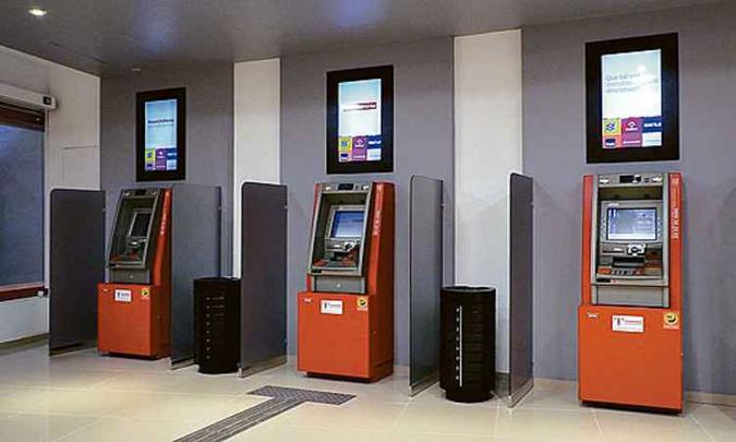 Espaço multibanco do Banco 24 Horas, da TecBan, em Parnaíba (PI), ainda em fase de projeto-piloto, opera como uma agência, mas atende várias instituições bancárias(foto: TecBan/Divulgação) Espaço multibanco do Banco 24 Horas, da TecBan, em Parnaíba (PI), ainda em fase de projeto-piloto, opera como uma agência, mas atende várias instituições bancárias(foto: TecBan/Divulgação)