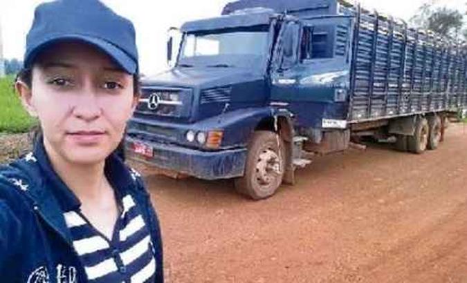 Motorista de caminhão,Jéssica tem rinite e aprendeu a contornar o problema para não prejudicar a carreira(foto: Arquivo Pessoal) Motorista de caminhão,Jéssica tem rinite e aprendeu a contornar o problema para não prejudicar a carreira(foto: Arquivo Pessoal)