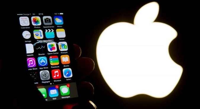 A marca cofundada pelo falecido Steve Jobs também apresentou dois outros modelos, o 8 e o 8 Plus(foto: Philippe Huguen ) A marca cofundada pelo falecido Steve Jobs também apresentou dois outros modelos, o 8 e o 8 Plus(foto: Philippe Huguen )