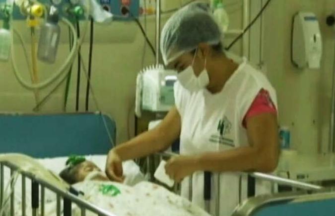 No Pará, gêmeas de seis meses dormem desde o dia em que nasceram (foto: Reprodução ) No Pará, gêmeas de seis meses dormem desde o dia em que nasceram (foto: Reprodução )