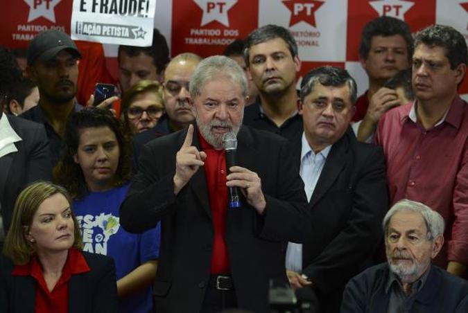 A Oitava Turma do Tribunal Regional Federal da 4ª Região (TRF4), com sede em Porto Alegre, rejeitou um recurso e manteve o bloqueio de R$ 16 milhões em bens do ex-presidente Luiz Inácio Lula da Silva(foto: Rovena Rosa/Arquivo Agência Brasil ) A Oitava Turma do Tribunal Regional Federal da 4ª Região (TRF4), com sede em Porto Alegre, rejeitou um recurso e manteve o bloqueio de R$ 16 milhões em bens do ex-presidente Luiz Inácio Lula da Silva(foto: Rovena Rosa/Arquivo Agência Brasil )