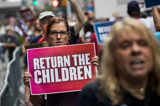 Manifestantes protestam contra política migratória de Trump: Manifestantes protestam contra política migratória de Trump: