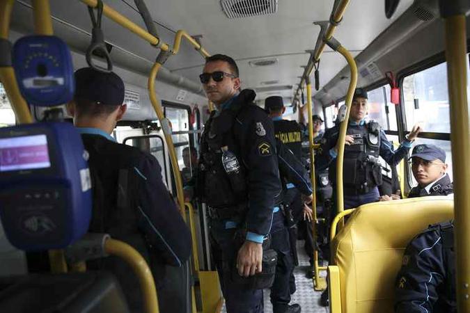 Após a série de ataques no Ceará, a Força Nacional de Segurança Pública está fazendo o policiamento ostensivo nas ruas de Fortaleza, em apoio aos agentes de segurança do estado.(foto: José Cruz/Agência Brasil ) Após a série de ataques no Ceará, a Força Nacional de Segurança Pública está fazendo o policiamento ostensivo nas ruas de Fortaleza, em apoio aos agentes de segurança do estado.(foto: José Cruz/Agência Brasil )
