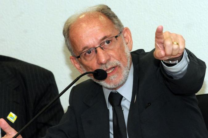 Camargo diz que não acredita em liberação de compulsório ou de empréstimos como solução para a economia(foto: Paulo de Araújo/CB/D.A Press - 9/11/11) Camargo diz que não acredita em liberação de compulsório ou de empréstimos como solução para a economia(foto: Paulo de Araújo/CB/D.A Press - 9/11/11)