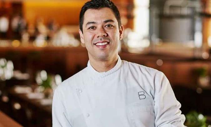 Rodrigo Sato comanda a cozinha do B Hotel: filé-mignon com risoto de funghi(foto: Raimundo Sampaio/Esp. Encontro/D.A Press) Rodrigo Sato comanda a cozinha do B Hotel: filé-mignon com risoto de funghi(foto: Raimundo Sampaio/Esp. Encontro/D.A Press)
