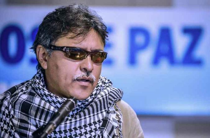 Jesús Santrich discursa no Palácio de Convenções de Havana, antes de diálogos de paz com a delegação do governo colombiano, em setembro de 2014(foto: AFP/Arquivos / Adalberto Roque) Jesús Santrich discursa no Palácio de Convenções de Havana, antes de diálogos de paz com a delegação do governo colombiano, em setembro de 2014(foto: AFP/Arquivos / Adalberto Roque)