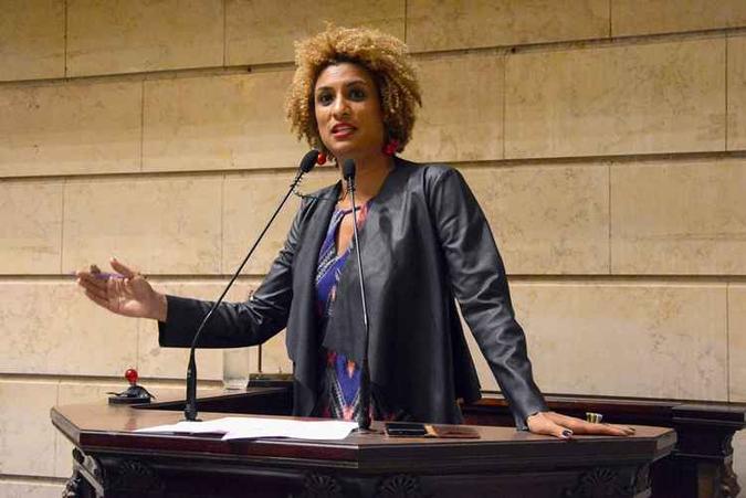 Marielle Franco (PSOL), foi assassinada juntamente com seu motorista Anderson Gomes(foto: Renan OLAZ / AFP PHOTO / Rio de Janeiro Municipal Chamber) Marielle Franco (PSOL), foi assassinada juntamente com seu motorista Anderson Gomes(foto: Renan OLAZ / AFP PHOTO / Rio de Janeiro Municipal Chamber)