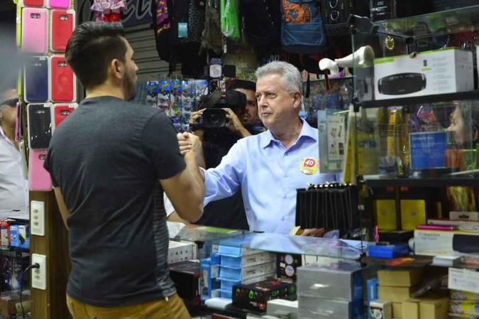 Pela manhã, Rollemberg visitou a Feira de Sobradinho(foto: Marcelo Ferreira/CB/D.A Press) Pela manhã, Rollemberg visitou a Feira de Sobradinho(foto: Marcelo Ferreira/CB/D.A Press)