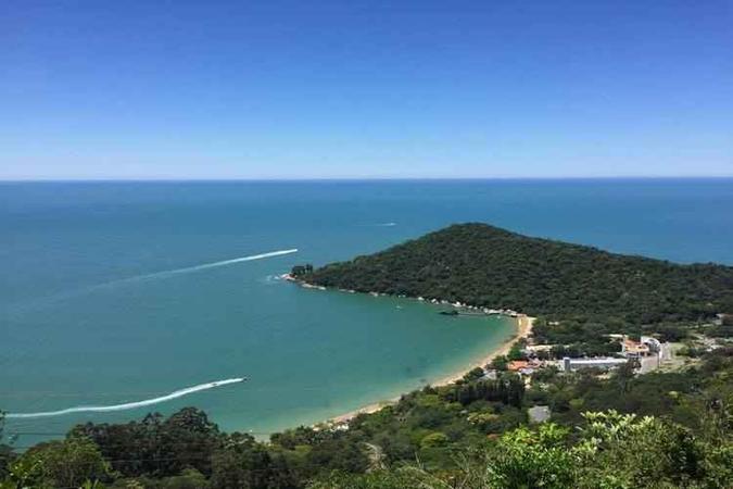 Praia de Laranjeiras vista pelos bondinhos do Parque Unipraias (foto: Ana Carolina Alves/CB/DA Press) Praia de Laranjeiras vista pelos bondinhos do Parque Unipraias (foto: Ana Carolina Alves/CB/DA Press)