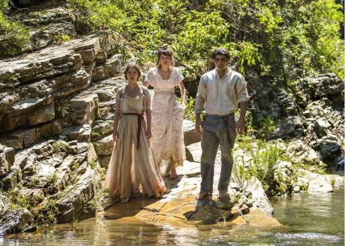 Nesta semana, em 'Orgulho e paixão', Lady Margareth destruirá a festa de casamento de Ernesto e Ema(foto: Estevam Avellar/TV Globo) Nesta semana, em 'Orgulho e paixão', Lady Margareth destruirá a festa de casamento de Ernesto e Ema(foto: Estevam Avellar/TV Globo)