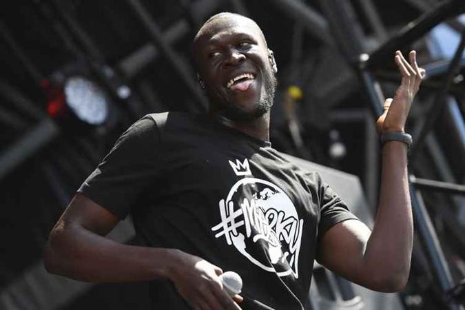 Stormzy é considerado um dos líderes da nova geração da música britânica(foto: ANGELA WEISS/AFP) Stormzy é considerado um dos líderes da nova geração da música britânica(foto: ANGELA WEISS/AFP)